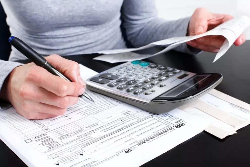 ¿Cómo puedo calcular cuánto tengo que pagar de impuestos ante el SAT?