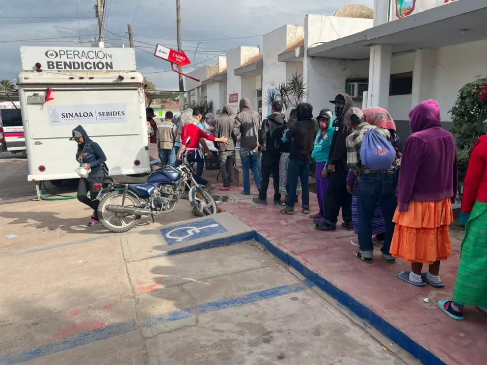 La Secretaría de Bienestar y Desarrollo Sustentable (SEBIDES) continúa apoyando a los jornaleros agrícolas con comida caliente y gestión a sus necesidades.
