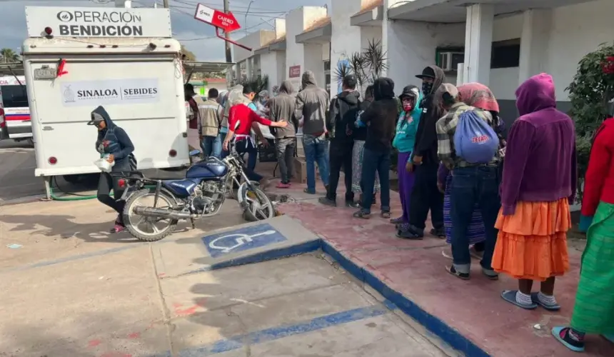 La Secretaría de Bienestar y Desarrollo Sustentable (SEBIDES) continúa apoyando a los jornaleros agrícolas con comida caliente y gestión a sus necesidades.