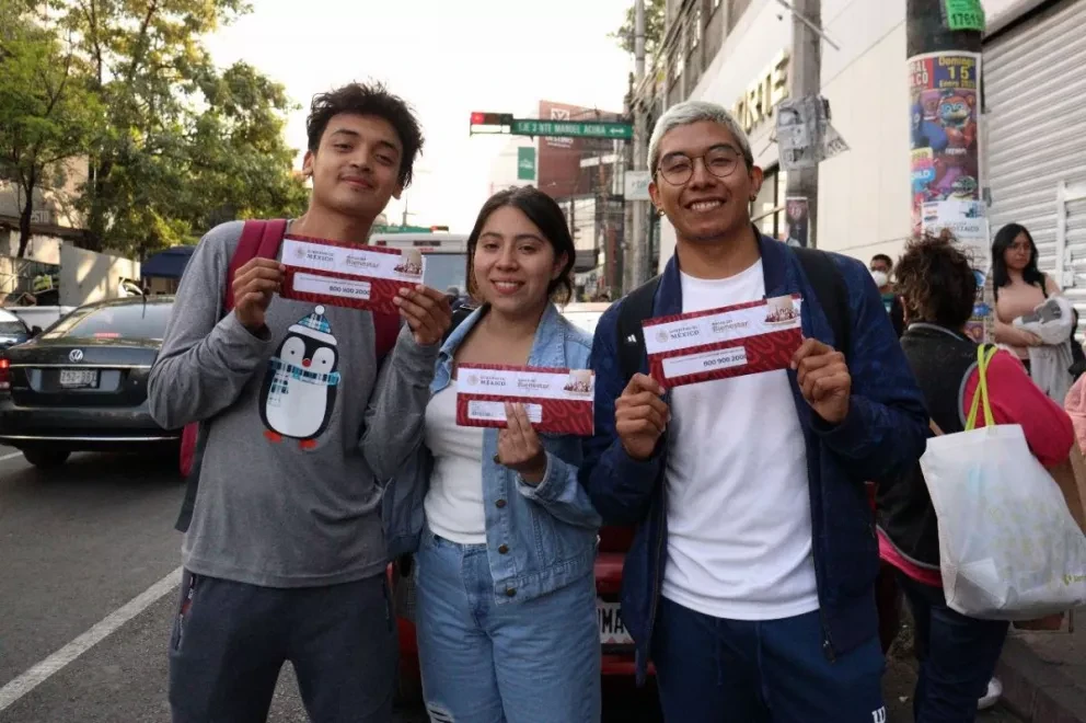 Ya arracó el periodo de entrega de tarjetas bancarias para beneficiarios de los tres programas de Becas Benito Juárez