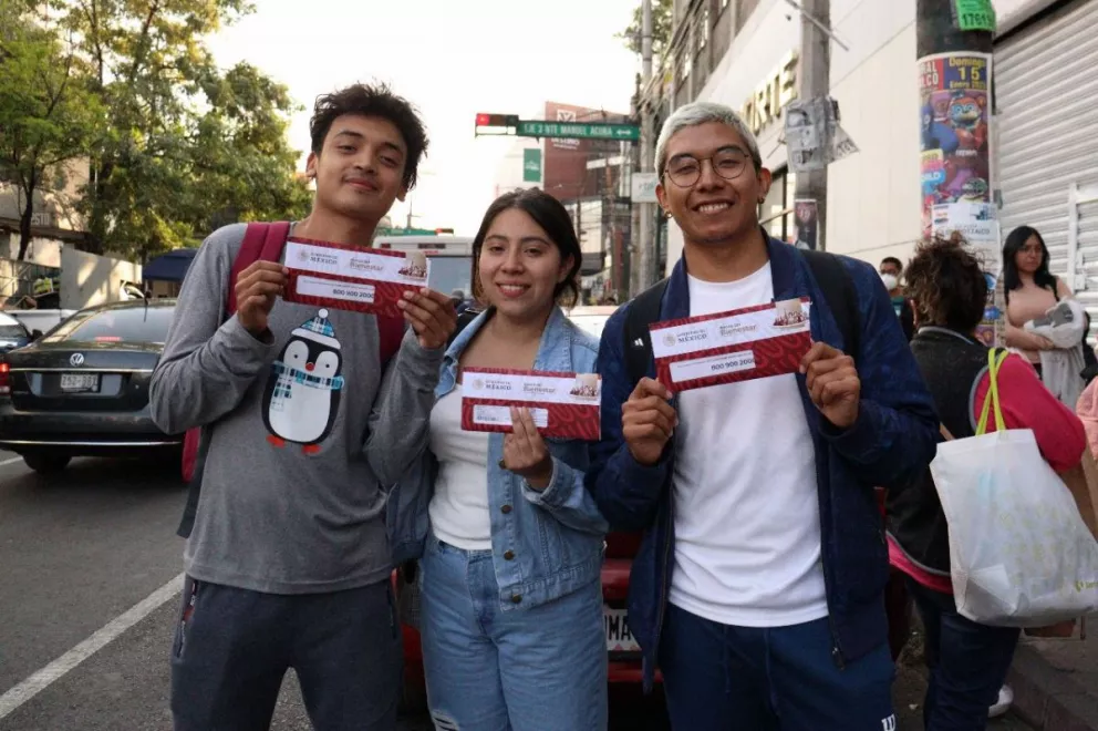Ya arracó el periodo de entrega de tarjetas bancarias para beneficiarios de los tres programas de Becas Benito Juárez