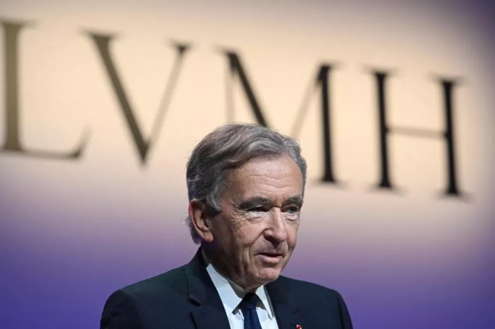 Bernard Arnault, el hombre más rico del mundo incrementó 12 mil mdd en un día su fortuna.