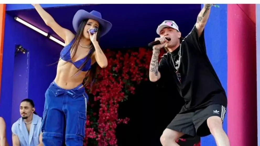 Tiktok muestra como fue la presentación de Peso Pluma y Becky G y en Coachella 2023.