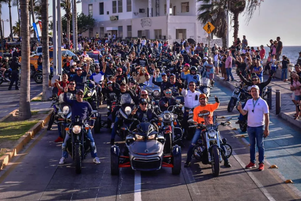 Desfile Semana Internacional de la Moto en Mazatlán de Sinaloa.