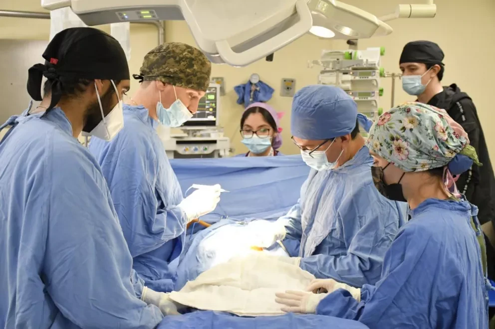 El equipo médico logró obtener los dos riñones, que ayudarán a salvar vidas, así como ambas córneas para mejorar la calidad de vida de dos personas más. Fotos IMSS