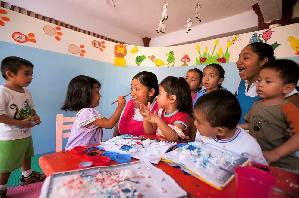 Día de la Educadora;  frases para celebrar su día.