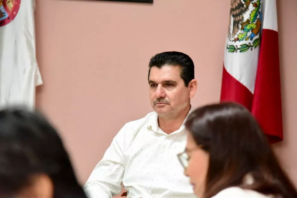 Armando Camacho Aguilar.