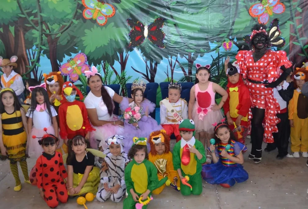 Los éxitos más populares de Gabilondo Soler toman vida con baile y canto en la escuela primaria Club de Leones. Fotos: Juan Madrigal