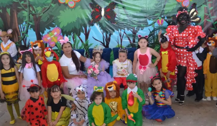 Los éxitos más populares de Gabilondo Soler toman vida con baile y canto en la escuela primaria Club de Leones. Fotos: Juan Madrigal