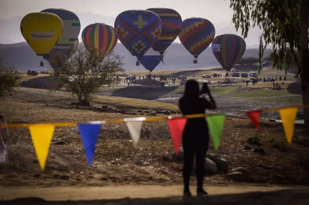 ¡Eres grande Culiacán! Así de hermoso luce Narnia donde se realiza el primer Festival del Globo