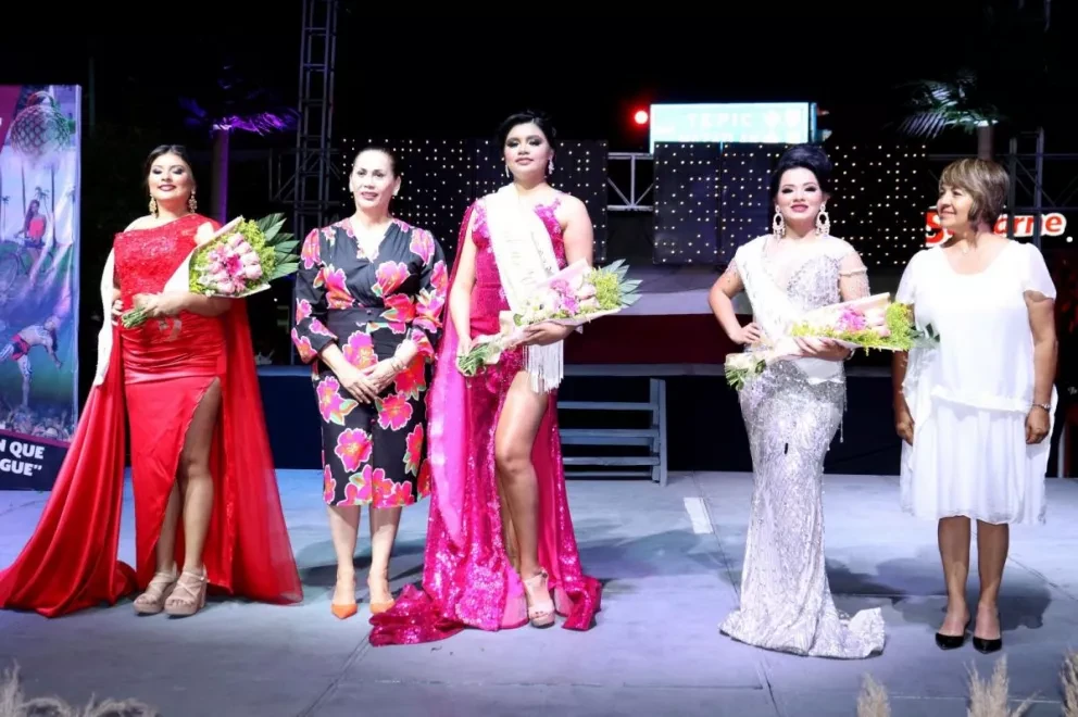 Tres hermosas jóvenes participaron en el certamen de las Fiestas del Mar de las Cabras 2023.