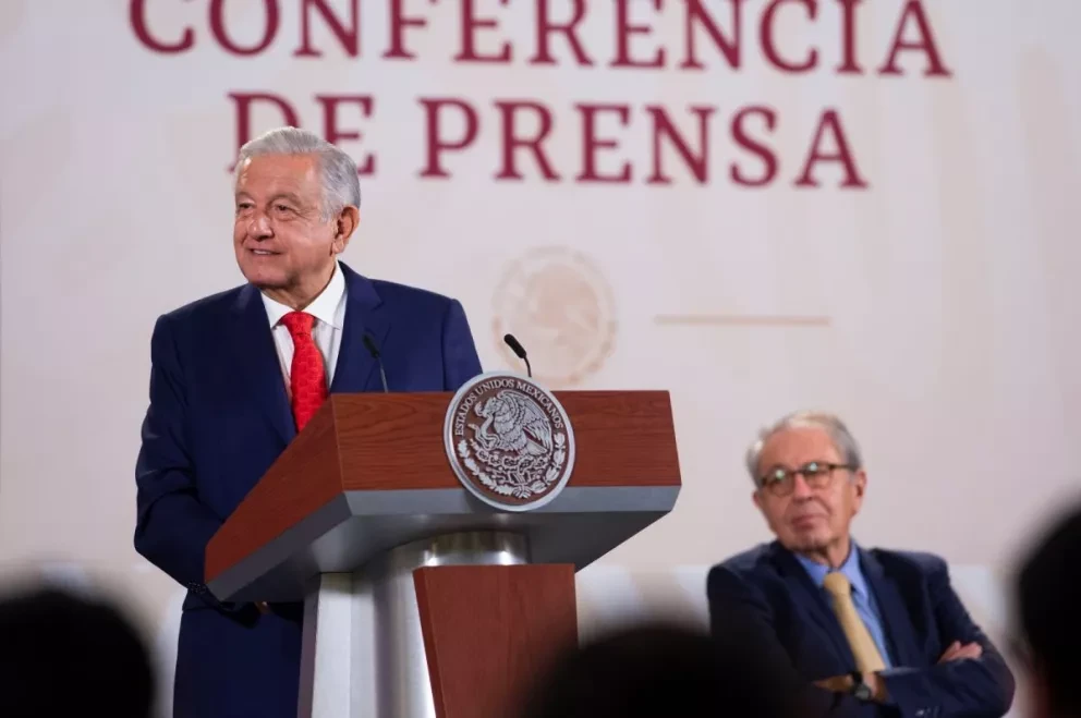 AMLO firmó un decreto para poner fin a las medidas especiales para contener el COVID