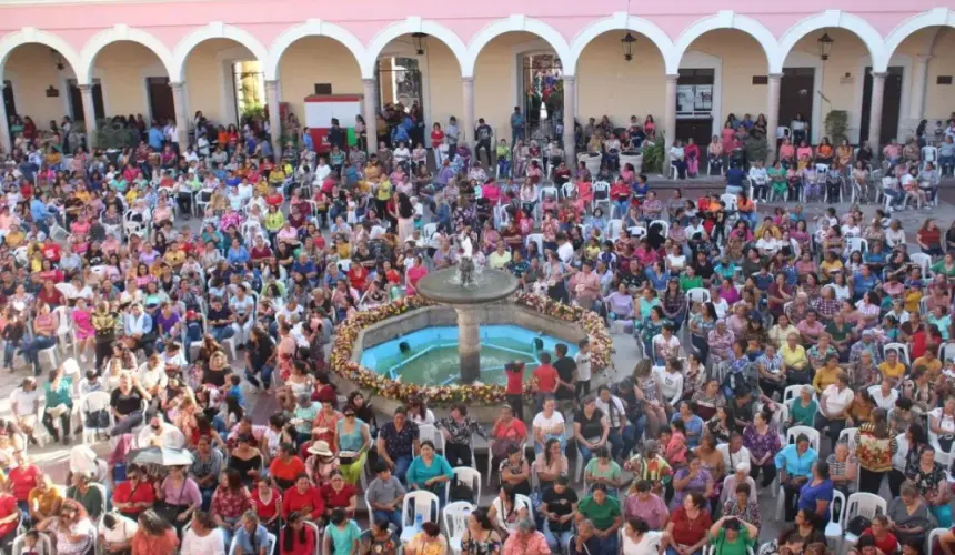 Mega fiesta en El Fuerte, siguen los festejos por el Día de las Madres