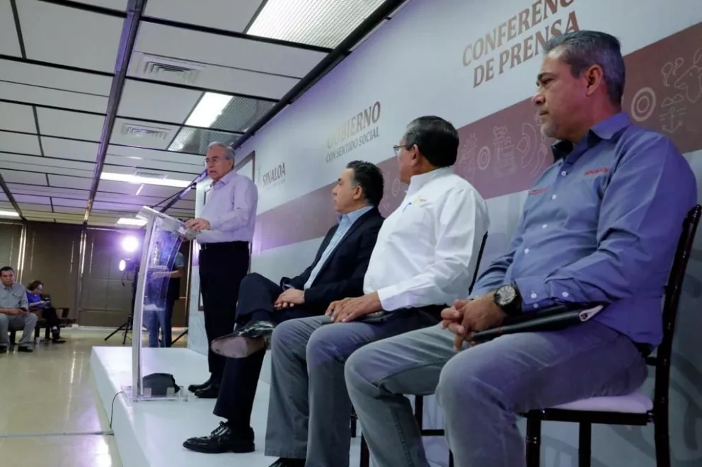 El gobernador Rubén Rocha Moya,  consideró que una medida que puede solucionar de fondo esta problemática recurrente, es que los precios de los granos se rijan por una Bolsa propia en México,