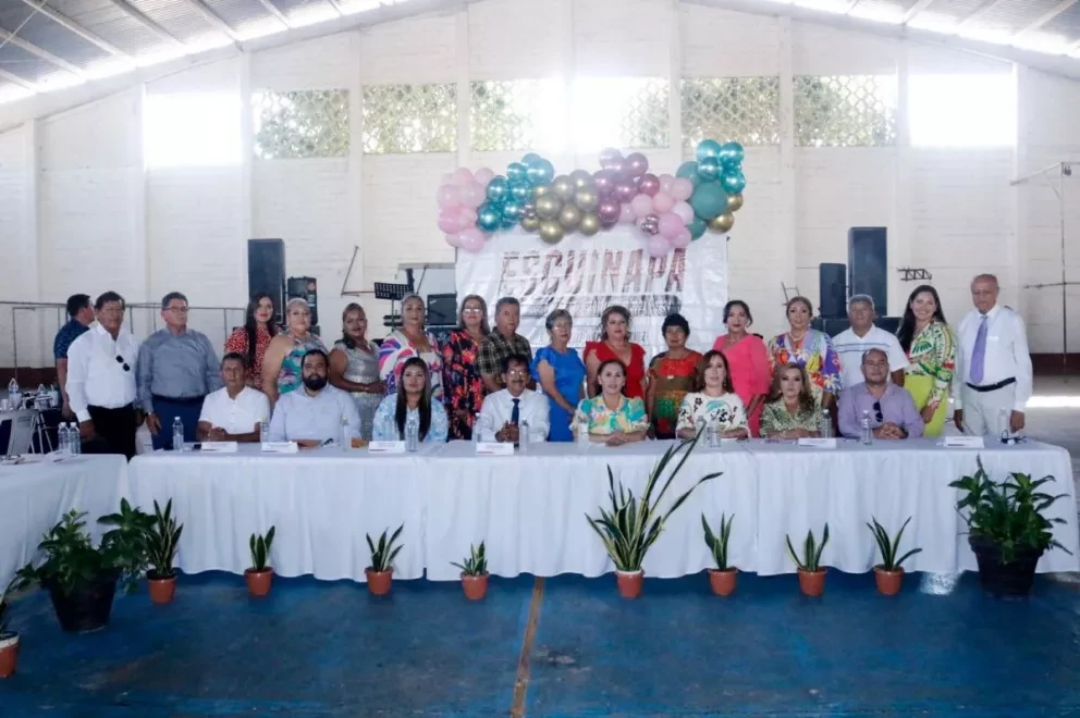 Reconocen a docentes de Escuinapa por su cumplimiento con el deber de honestidad, de entrega y espíritu de solidaridad.