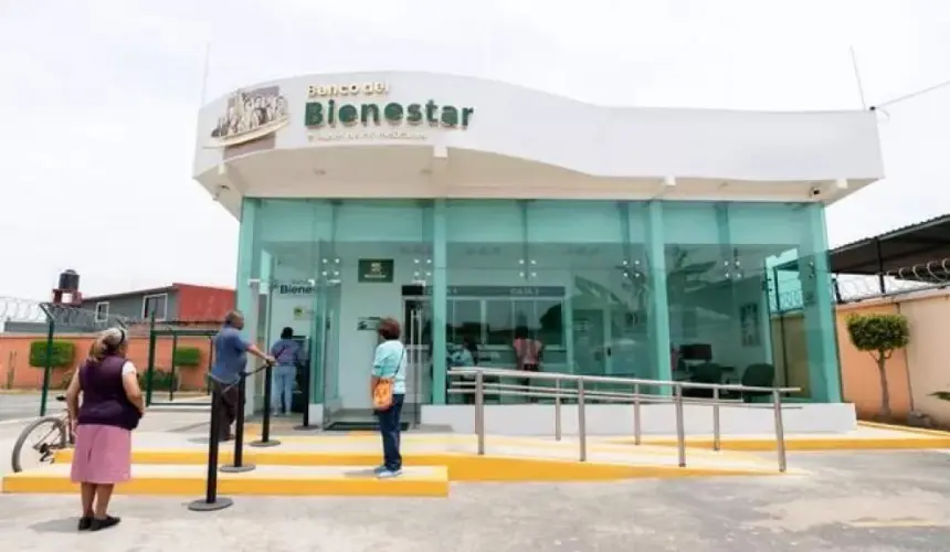 Cómo retirar dinero de los cajeros automáticos del Banco Bienestar.