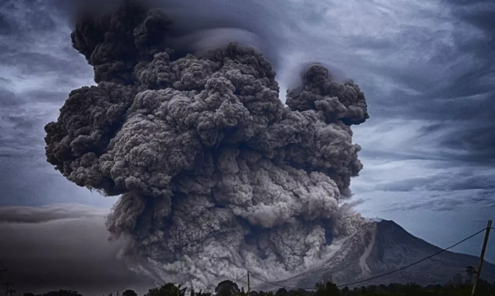 Caída de ceniza por Volcán Popocatépetl. IMSS llama a personas con estos padecimientos para extremar sus cuidados.
