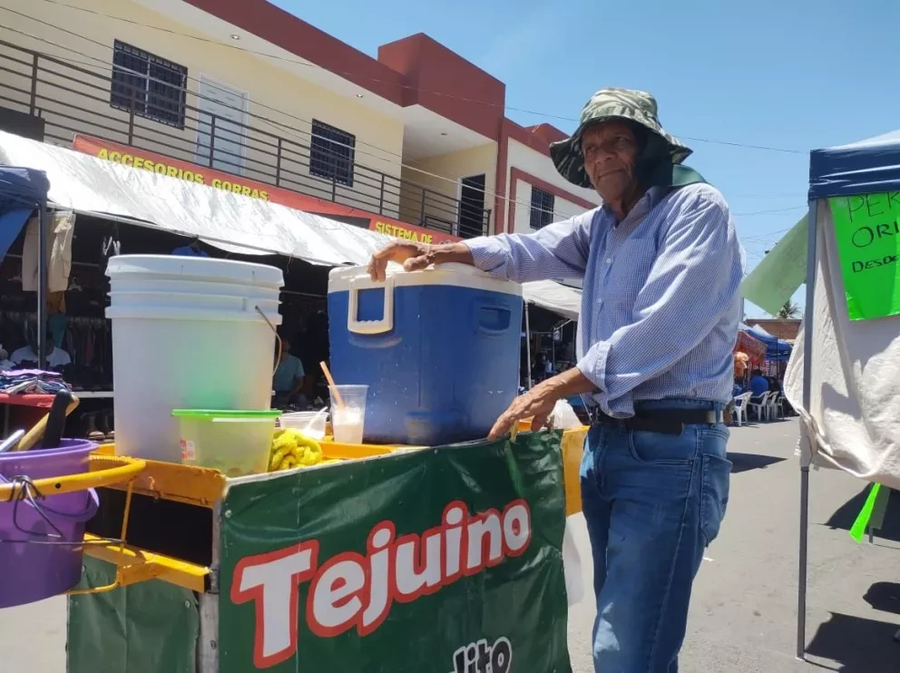 José Luis, es muy perseverante, decide ya no trabajar en el campo y emprende su propio negocio ambulante.