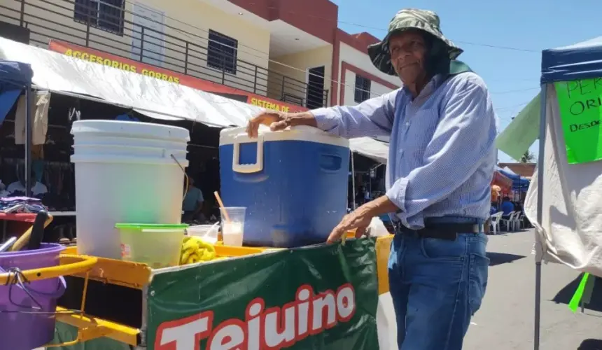 José Luis, es muy perseverante, decide ya no trabajar en el campo y emprende su propio negocio ambulante.