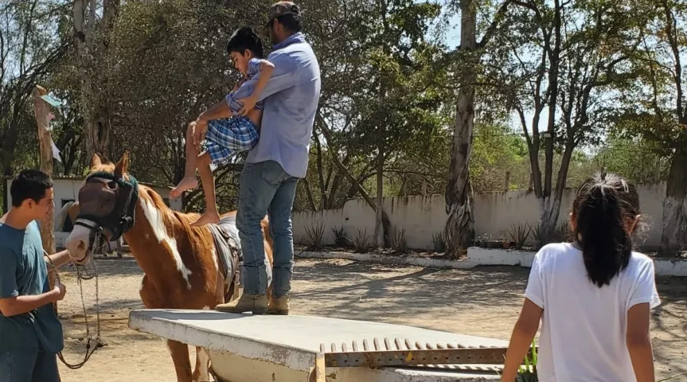 Evento con causa. Buscan rehabilitar centro de equinoterapia que atiende a niños con autismo y síndrome down.