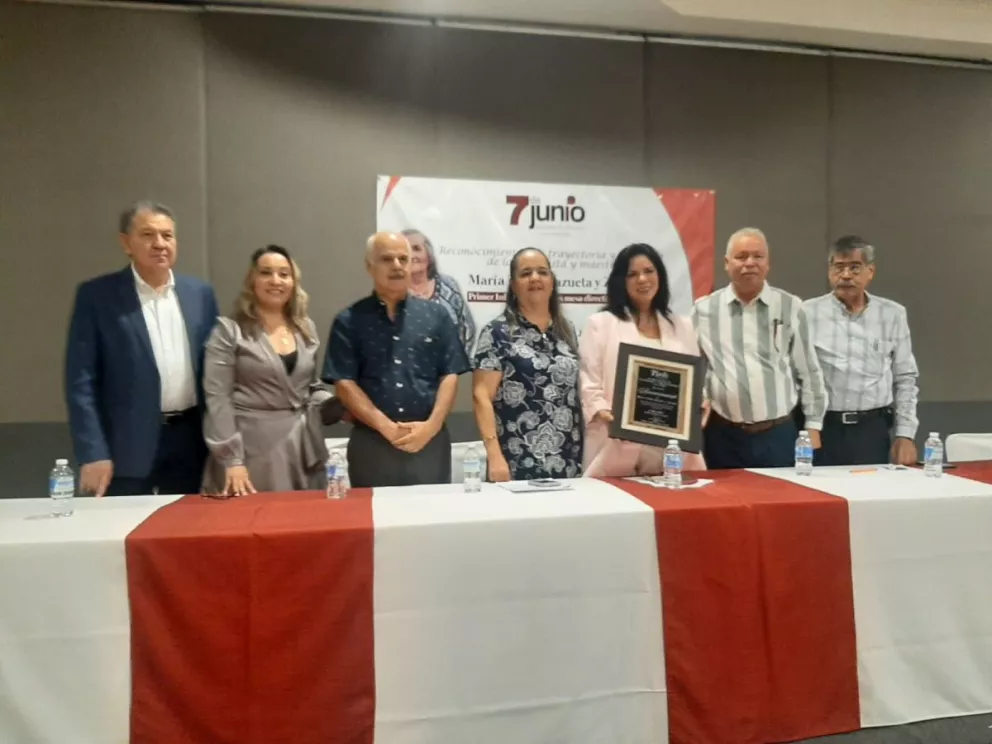 En el día de la Libertad de Expresión otorgan un homenaje a Techa Zazueta, la pionera del periodismo en Sinaloa
