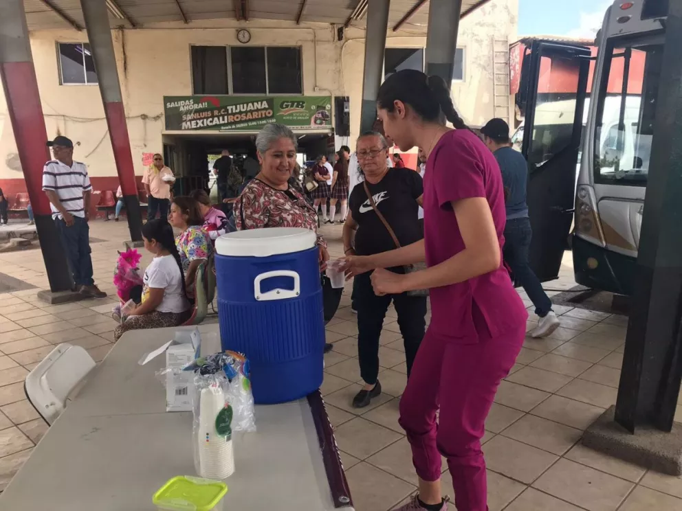Instalan puntos de hidratación en Guasave, por altas temperaturas en Sinaloa. Foto: Cortesía