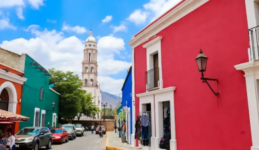 ¡Si de por sí es bonito! Así va quedando Cosalá con el programa Coloreando Sinaloa.