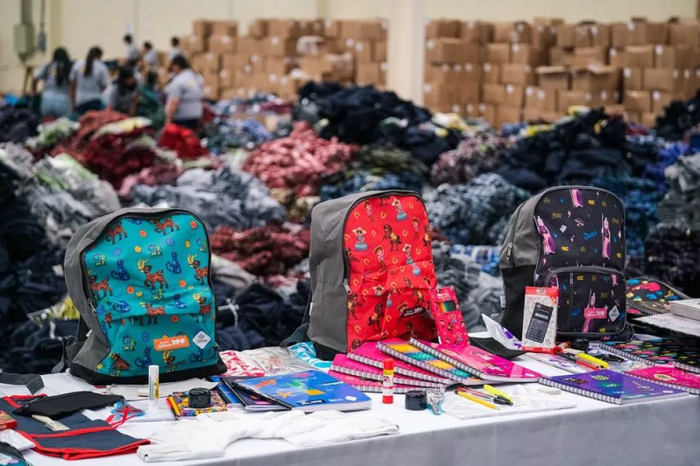 Cuándo, dónde y cómo entregarán los paquetes Recrea en Jalisco; estudiantes de educación básica tendrán mochilas, útiles, zapatos y uniformes gratuitos.