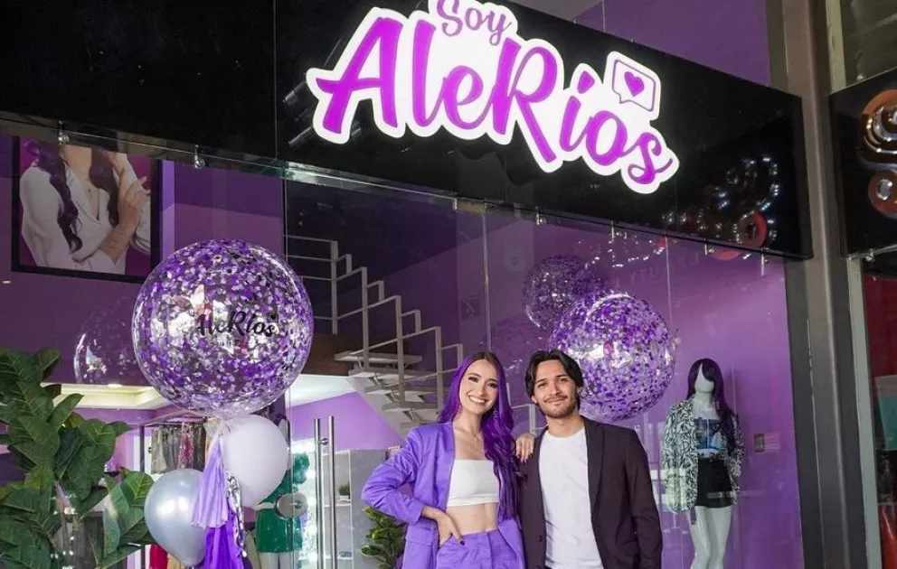 Ale Ríos ya inauguró su primera tienda de ropa en Culiacán; Sinaloa; el morado está de moda.