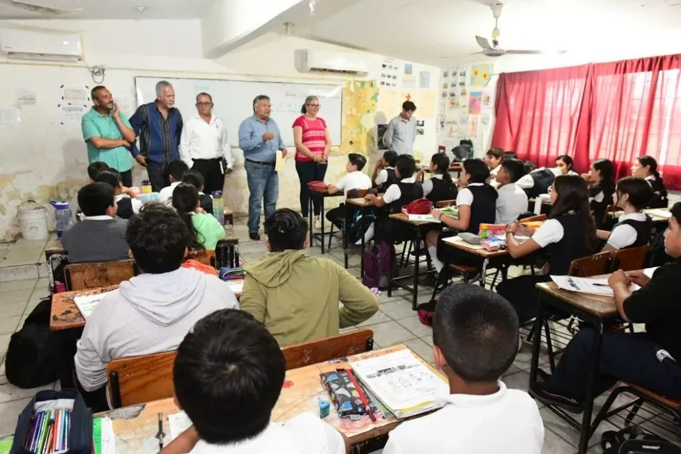 Habrá o no sanciones por parte de la SEP para los estudiantes que no asistan a clases el sábado 17 de junio en México. Foto: Cortesía