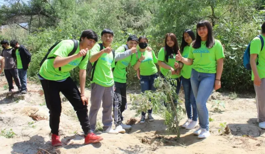 Estudiantes de COBACH La Presa durante jornada en rio tijuana FOTO ITSI RAZO