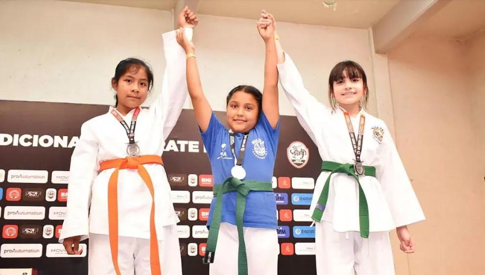 Alumnos Malala ganan más de 100 medallas en Campeonato de Karate Sonora 2023