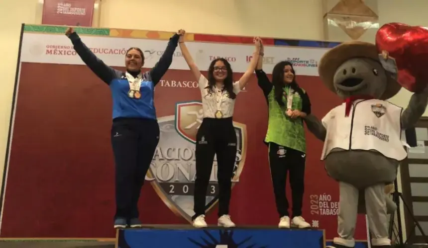 Rayda Eliza Leal Ruiz le otorga a la delegación sinaloense la primera medalla de oro en la modalidad de Ritmo mixto 10 minutos + 10 segundos femenil en ajedrez.