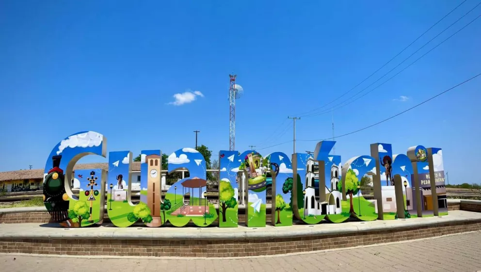 Las letras turísticas de Guamúchil lucen aún más vibrantes y representativas de la ciudad. Foto: Cortesía