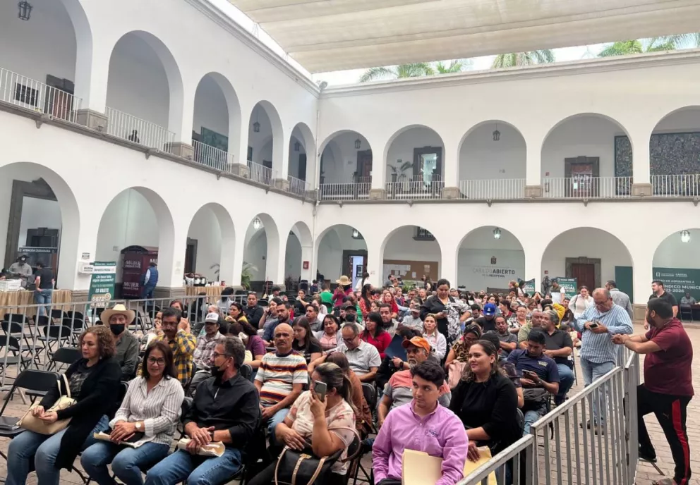 Ayuntamiento invita a aprovechar descuentos en multas y recargos con motivo del Día del Padre.