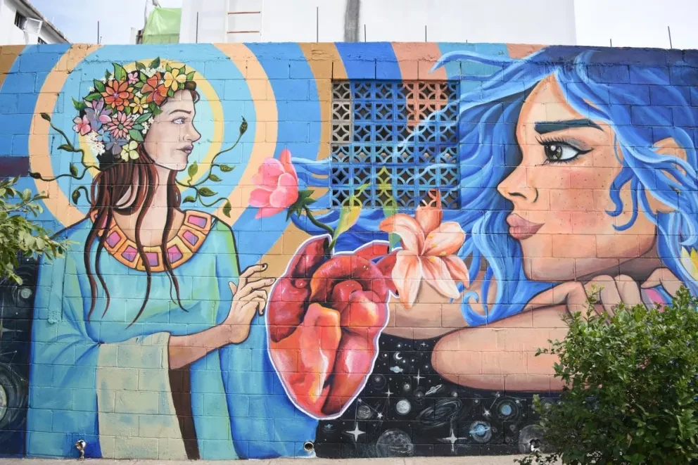 Murales renuevan las esperanzas de los habitantes de Alturas del Sur
