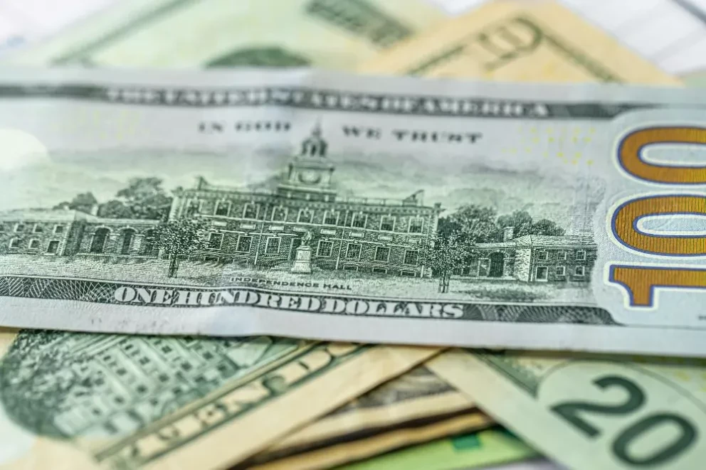 Precio del dólar hoy lunes 19 de junio del 2023. Foto: Freepik