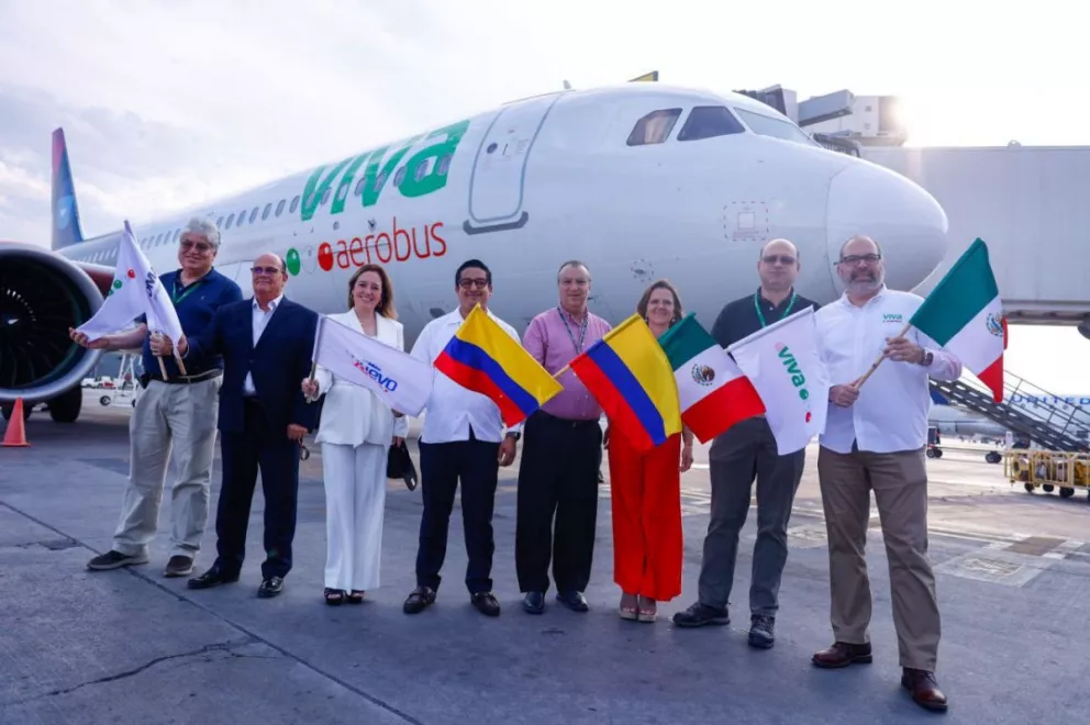 Viva Aerobus inaugura la nueva ruta Monterrey - Bogotá