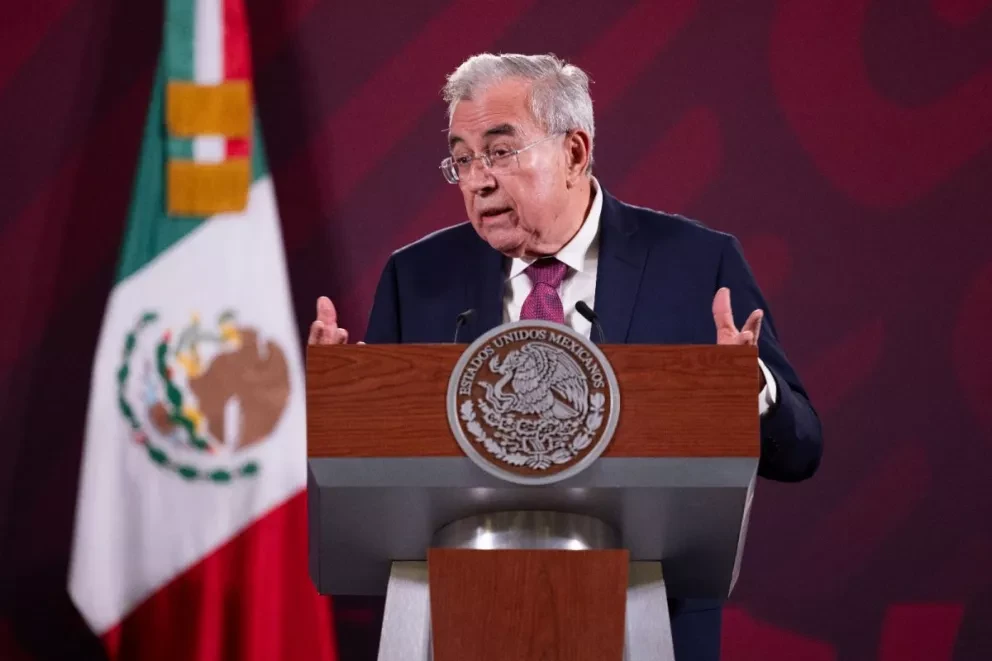 Rubén Rocha firma con AMLO convenio para operación del Programa IMSS Bienestar en Sinaloa.