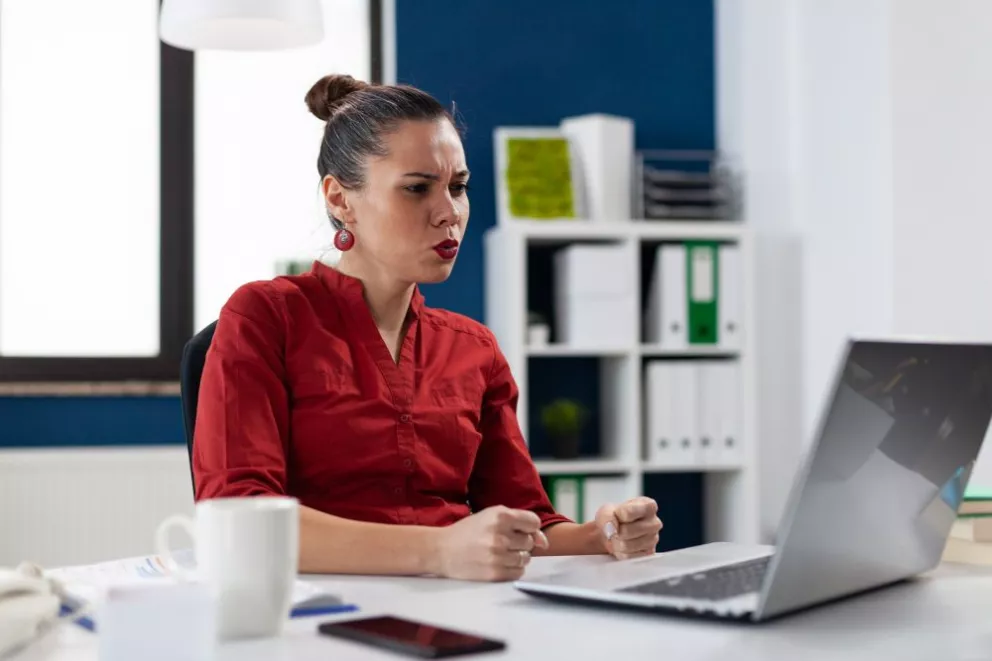 Las 5 cosas que no deberías buscar en Google para no caer en estafas. Foto: Freepik