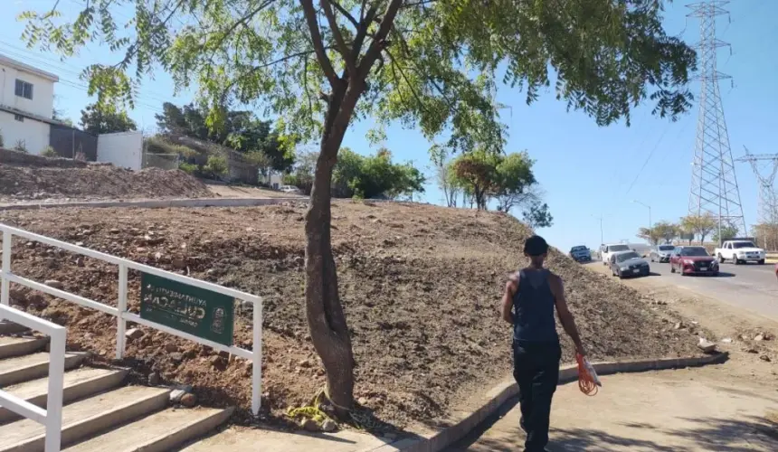 El acondicionamiento de talud, captó la mirada de automovilistas que transitan por la zona y en especial puso muy contento a los vecinos, ya que mejoró la imagen del sector popular.