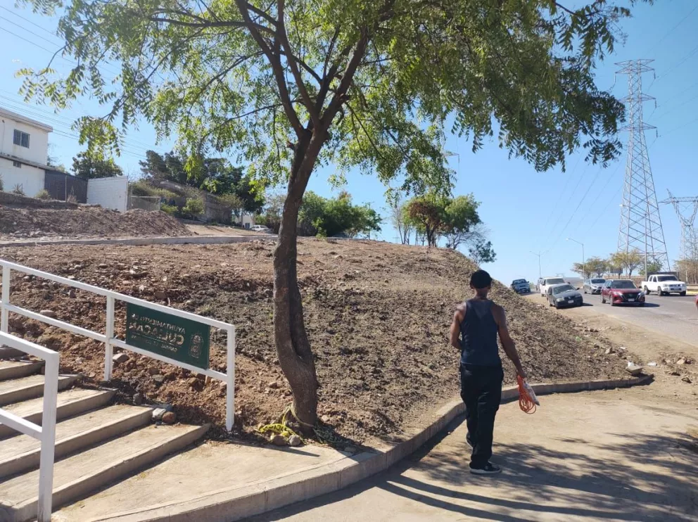 El acondicionamiento de talud, captó la mirada de automovilistas que transitan por la zona y en especial puso muy contento a los vecinos, ya que mejoró la imagen del sector popular.