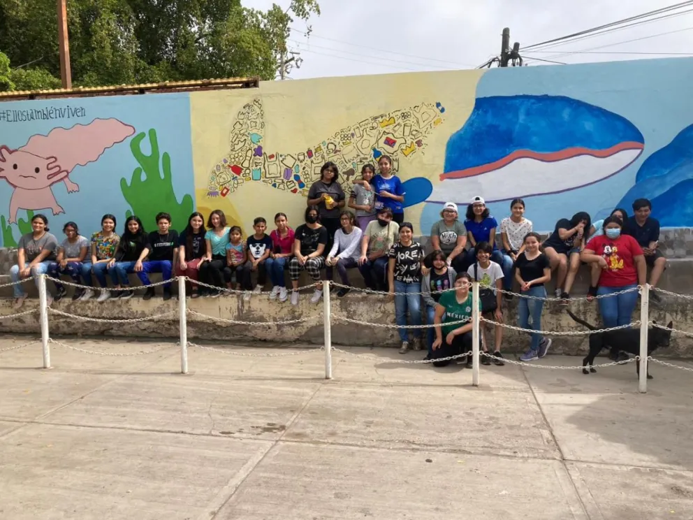 Estudiantes de la Secundaria Gabriel Leyva Velázquez en Culiacán realizan murales 
