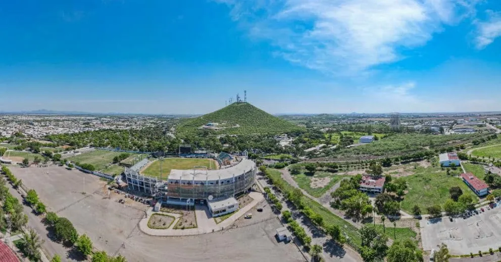 El alcalde de Ahome, Gerardo Vargas Landeros, anuncia inversiones para el municipio. Foto: Cortesía