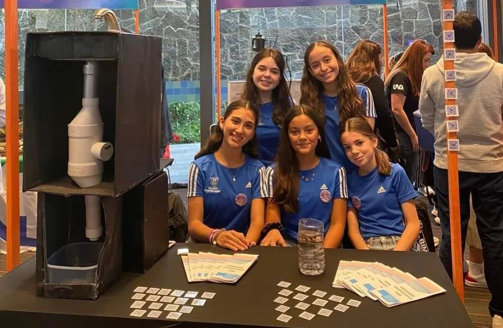 Estudiantes de Middle School del Colegio Chapultepec Sur de Culiacán, participaron en la feria Maker Make it Better en la Ciudad de México. Foto: Cortesía