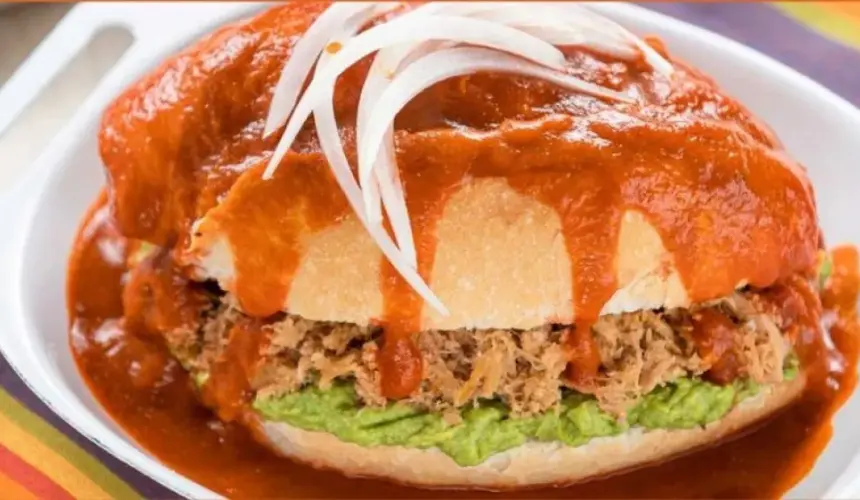 Torta ahogada, una delicia de Guadalajara