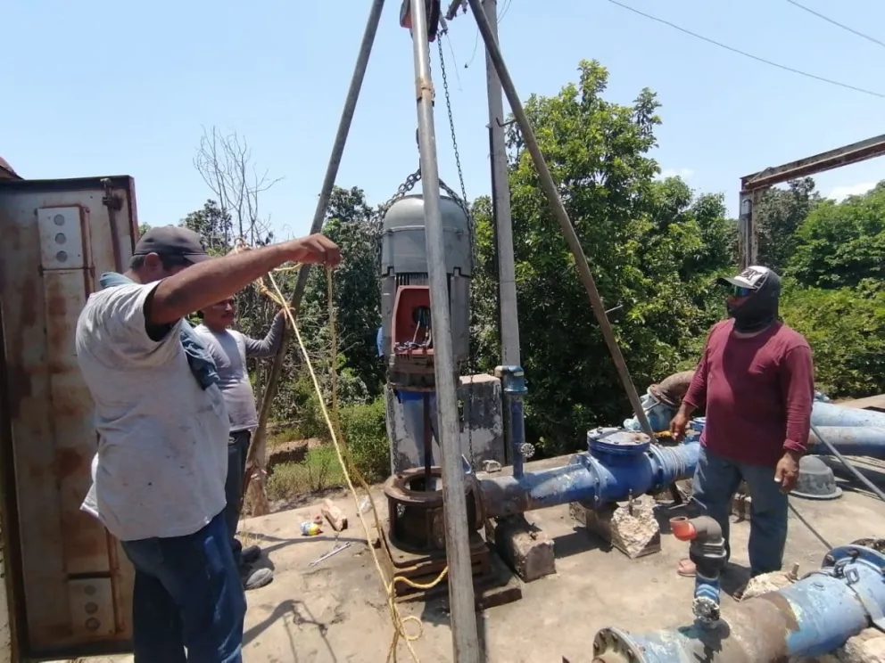 La gerente de la Junta Municipal de Agua Potable y Alcantarillado de Escuinapa (JUMAPAE), Jazmín Ramos García, invita a la ciudadanía a cuidar el agua.