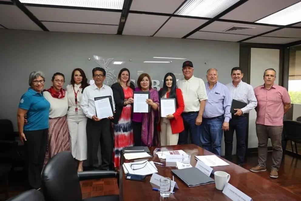 Ayuntamiento de El Fuerte firmó convenio de mejoramiento urbano ante SEBIDES. Foto: Cortesía