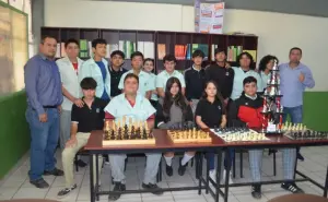 Alumnos del Club de Ajedrez del COBAES 24, en Culiacán hacen jaque mate a nivel estatal