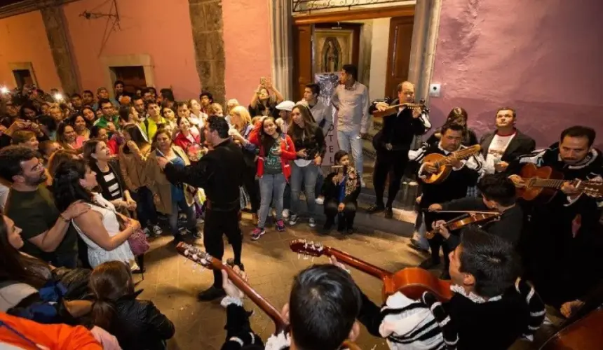 Las Callejoneadas de Guanajuato: Al ritmo de la tradición 